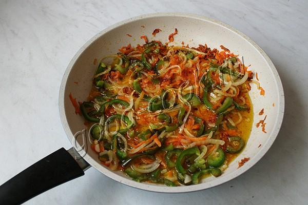 консервированный салат из баклажанов и овощей