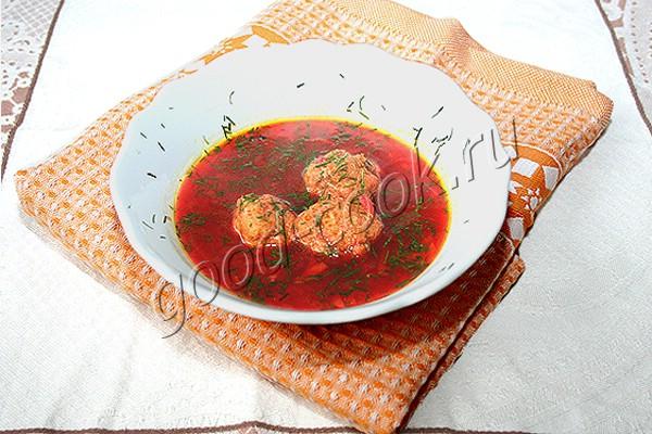 свекольный суп с фрикадельками