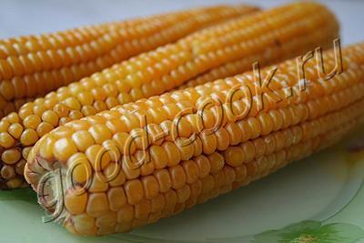 запеченные початки кукурузы