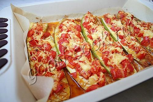 кабачки запеченные с помидорами и сыром