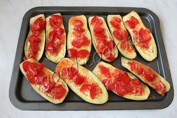 баклажановые язычки, запеченные с помидорами