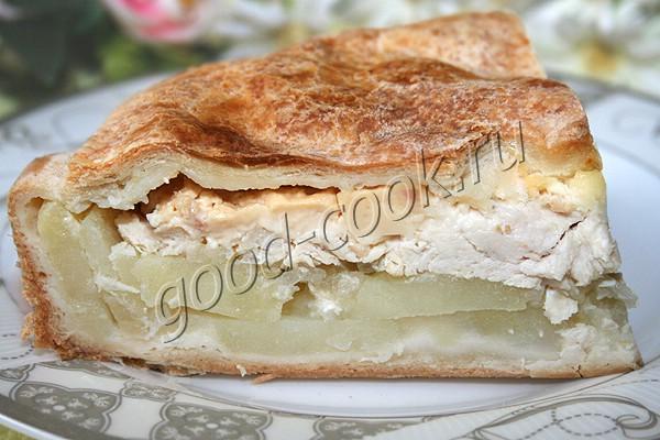 пирог с курицей, картофелем и плавленым сыром