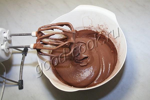шоколадный торт с клюквой