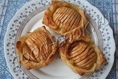 слоёные пирожные с яблоками