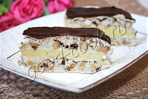 торт "Воздушный" с орехами и шоколадом 