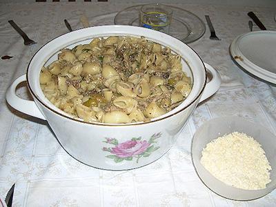 макароны со сливками, грибами и кабачками