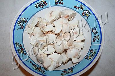 перловая каша с грибами, запеченная в горшочках