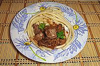 куриная печень тушеная с яблоками и вином