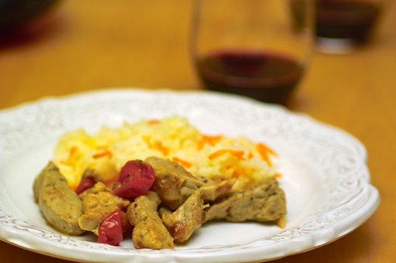 Жареное мясо с печёными помидорами