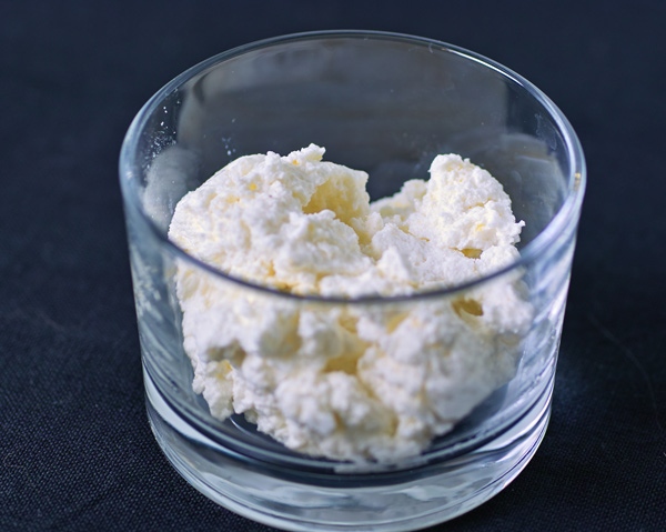 Рецепт расчитан на приготвление творога из американского buttermilk, за использование других продук...