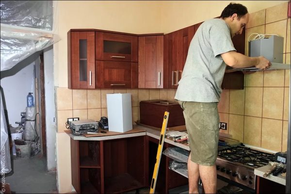 Как без больших трат «освежить» старую кухню
