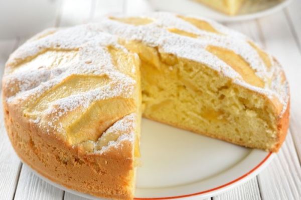 Шарлотка с яблоками