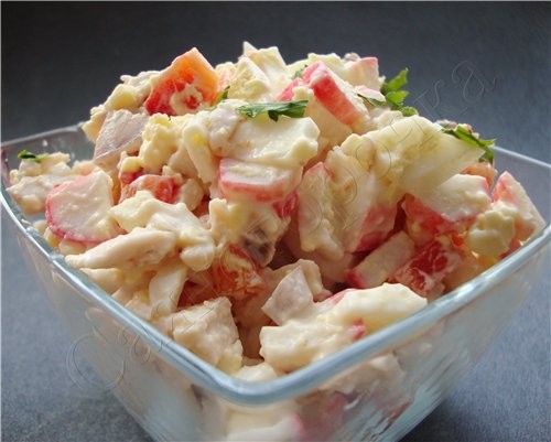 2/100 Рецепты из курицы Салат Коралл с крабовым мясом и курицей филе курицы 6-7 крабовых палочек (...