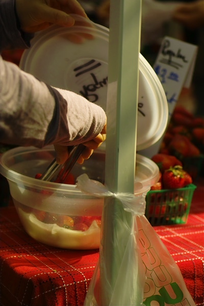 Если же нет настроения плотно кушать, то можно просто пробовать продаваемую продукцию - 2