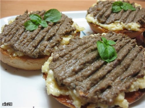 Гренки с сыром и шпротами