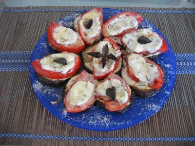 Для напоминалочки (все-таки самый сезон) и для поддержания собственной решимости: Баклажаны, запече...