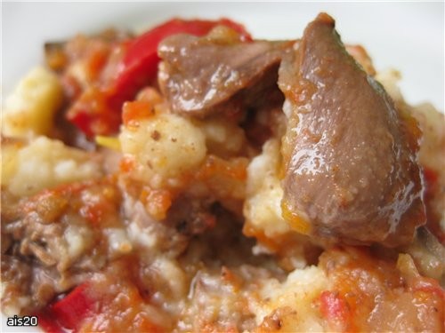 Куриные сердечки, тушеные в помидорах