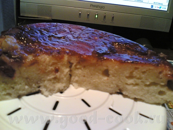 Манный пирог с яблоками и корицей