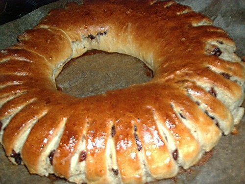 Пекла на выходные плюшки с сахаром и рулет с корицей и изюмом - 2
