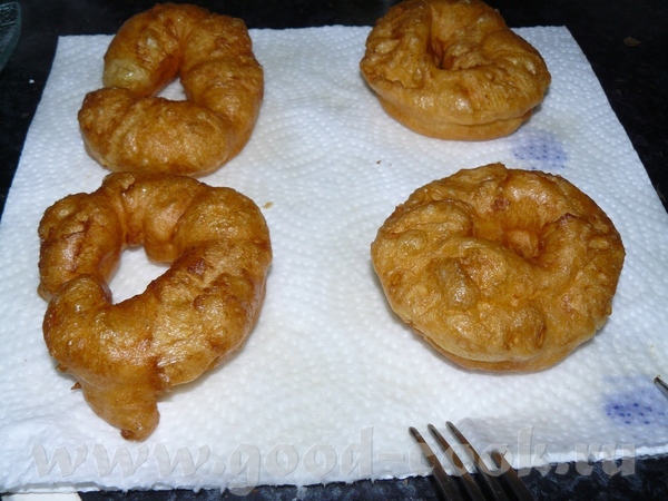 У нас продаются очень вкусные жареные в жиру из заварного теста кольца с глазурью и мои дети, особе... - 4