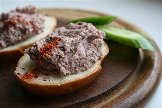 а я делала,правда фасоль у меня была в баночке,оч вкусно и с хлебом и с огурцом,спасибо
