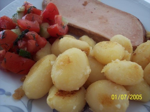 cколько наготовили и у всех так вкусно А у меня сегодня времини не было, я по быстрому отварила мол...