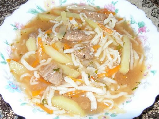 Сегодня приготовила Лагман от , мясо по-французски и на десерт салат из морковки, чернослива и грец...