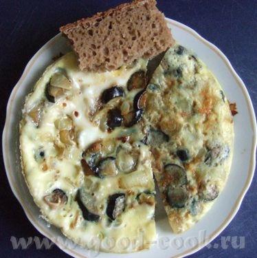 Яичница с баклажаном и луком