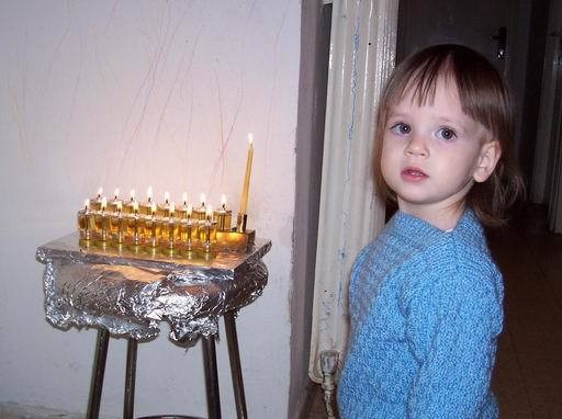 просматривала фото, и нашла ханукальную малявочку полюбуйтесь и вы это последний день хануки - все...