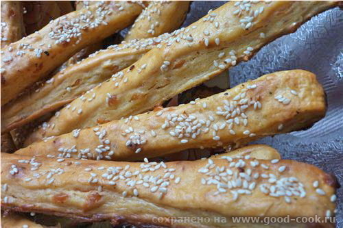 СЫРНЫЕ ПАЛОЧКИ С КУНЖУТОМ И ОРЕГАНО