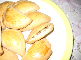 Я к вашим вкусняшкам свои приволокла Угощайтесь все - 5