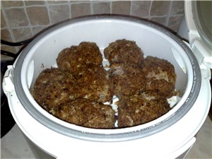А я сегодня делаю котлетки на пару