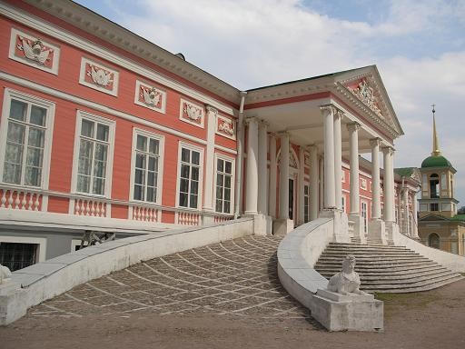 Вид на церьковь и дворец: Дворец ( 1769 - 1775 г ) Колокольня ( 1792 г ) - 2