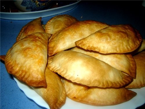 Ирочка, угостилась аппетитным мяском и пирожком хто там еще не комунальной кухне остался, угощайтес... - 2