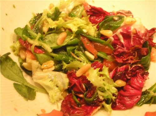 Салат с кедровыми орешками и оливковым маслом- все виды салата, которые подвернулись под руку