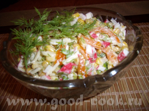 Салат с крабовыми палочками и помидорами
