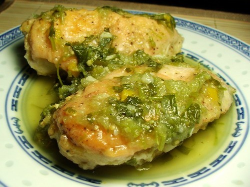 Куриные грудки в green salsa соусе 4 куриные грудки соль перец мука 2-3 ст