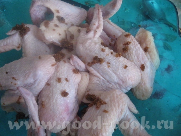КРЫЛЫШКИ С АДЖИКОЙ, ЗАПЕЧЕННЫЕ НА СЛОЕНОМ ТЕСТЕ Очень быстрый и вкусный вариант приготовления курин... - 4
