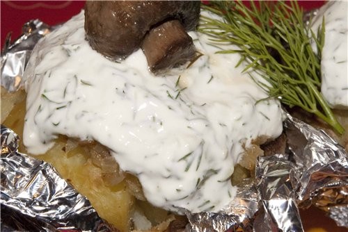 Картофель, запеченый в фольге с соусом - 2