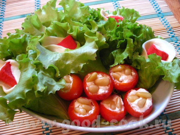 Рулетики закусочные в салатном листе Рецепт очень давно вычитан в журнале «Лиза» или «Приятного апп...