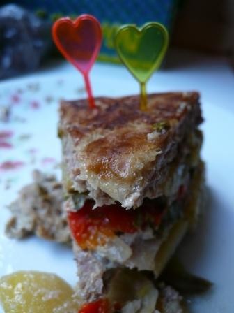 А еще забыла похвалить мясной пирожок, тоже от Лолы