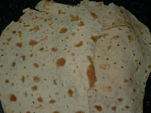 Гюля я купила вот такой xлеб вчера: вкусненький, поxож на питу но очень большого размера Нони Ирони...