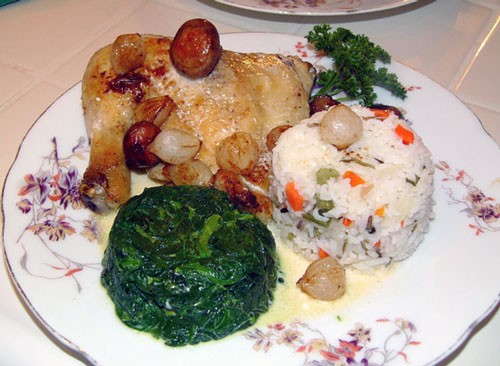 FRICASEE DE POULET A LA CREME ФРИКАСЕ ИЗ КУРИЦЫ В СЛИВОЧНОМ СОУСЕ Продукты: 1 курица 100г маленьких...