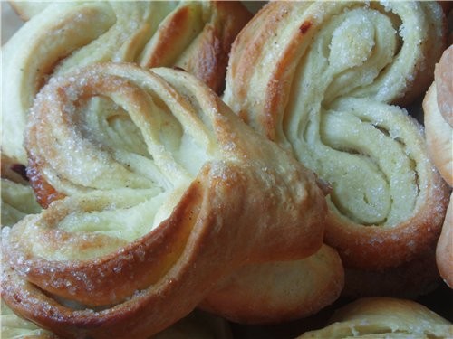 Нежная, творожная начинка и пышное, мягкое тесто как нельзя лучше сочетаются в этих ароматных и соч...