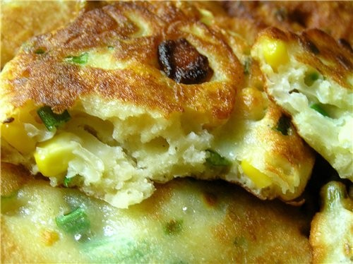 На завтрак сегодня жарила оладушки с кукурузой, мы их любим, они такие плотненькие получаются и мас... - 2