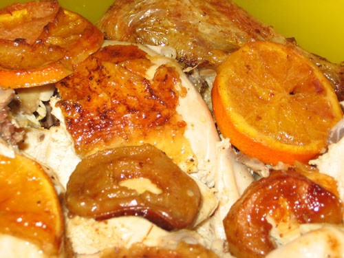 Курица с яблоками и апельсинами 2 курицы 3 яблока 2 апельсина соль, перец, камун (молотая зира), па...
