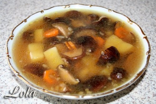 - Суп из грибов шиитаки - грибы шиитаки - хорошая горсть сухих грибов шиитаки - луковица - морковь... - 2