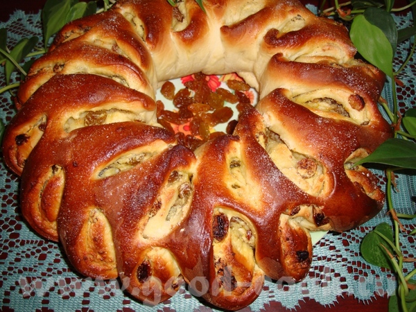 Тесто достаточно сладкое, но вкууусноеее