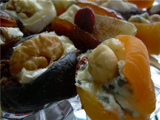 Десертная закуска Финики, Курага и Инжир с сыром Бри и Рокфор Финики крупных сортов «Султан» курага... - 3