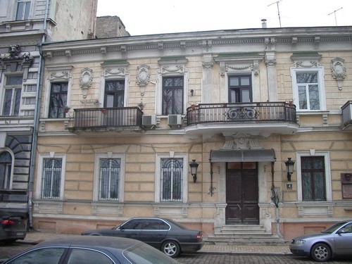 Стена во дворе по ул - 9